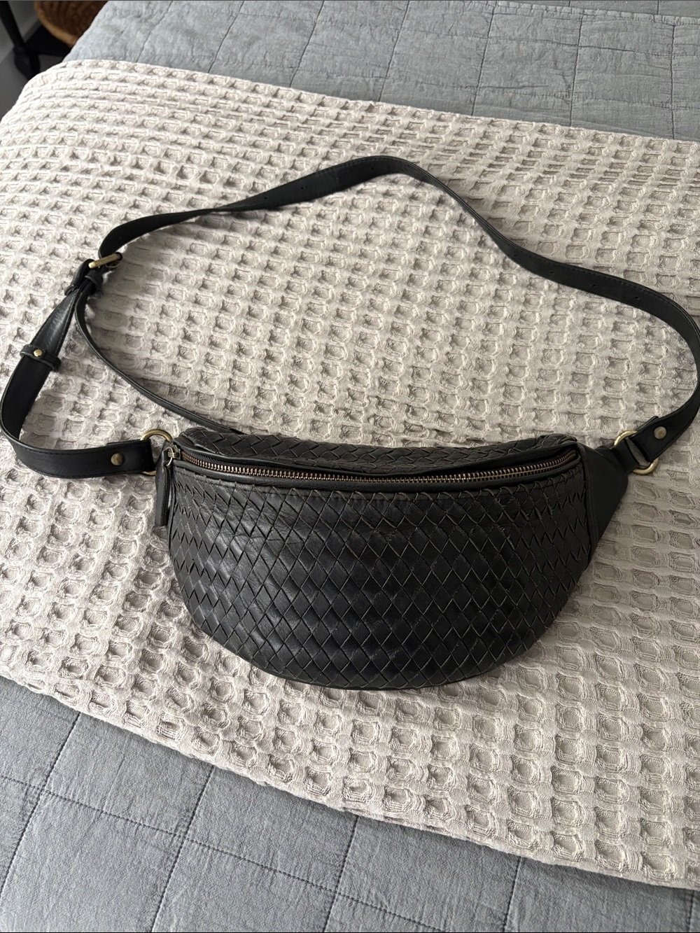 Mandrn Atlas Woven Black Leather Crossbody Belt Bag